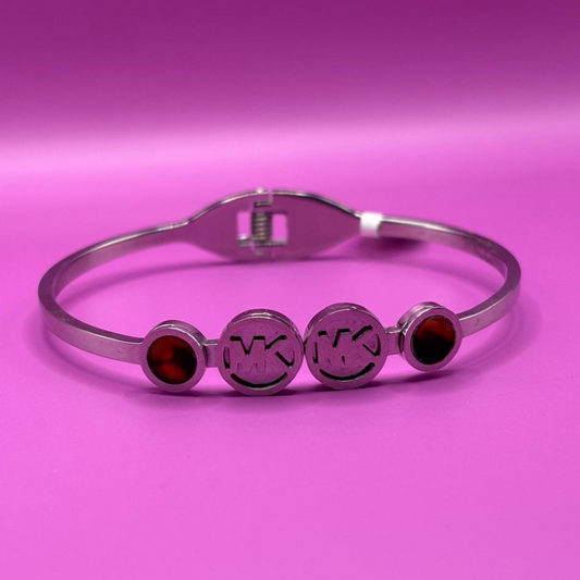 MK-Inspired Stainless