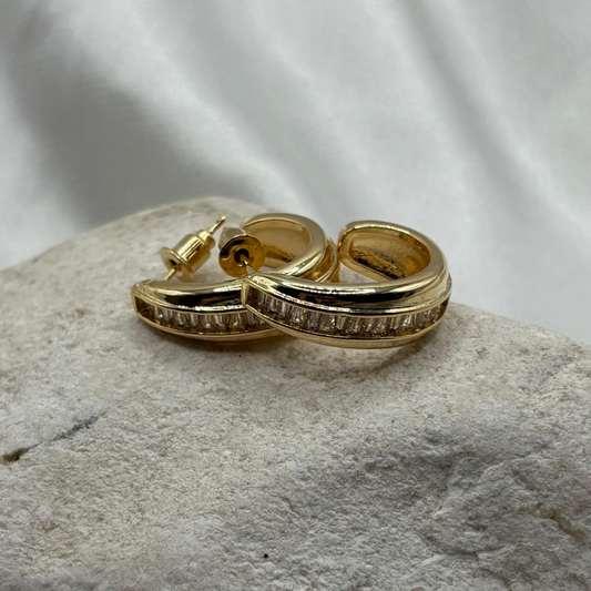 Aretes Media Luna con piedra